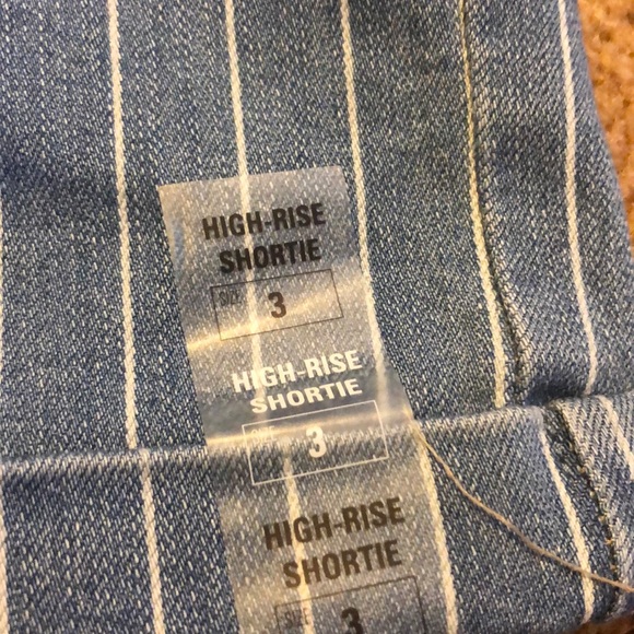 never worn - Picture 2 of 3